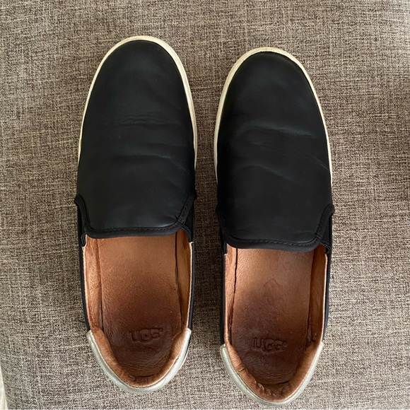 UGG Black leather Women’s 10, 1019108 F27018J - Picture 5 of 9